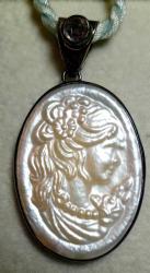 GÜMÜŞ ÇERÇEVELİ SEDEF TAŞLI KOLYE UZUNLUK 44 CM