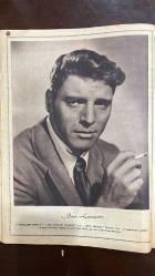 YELPAZE RESİMLİ SALON Mecmuası DERGİSİ - SAYI : 139 - 9 ŞUBAT 1955 - BLONDIN MEHMED - SÜLEK ZAFER - SÜLEK GÜLNAZ - LANCASTER DONNA - REED AUDREY - ACHIE KATZ - BURT LANCASTER’IN YENİ FİLMİ - AUDREY HEPBURN VE SABRINA - MELEK YÜZLÜ ŞEYTAN ROMANI - NICK VE KATZ ARASINDAKİ ÇATIŞMA - MEHMED’İN KAYBI VE ANNESİNİN YASİ - KADINLARIN DENİZ KORKUSU - GÜLNAZ’IN ÇOCUĞU VE BARIŞ SAHNESİ - FREUD CARL - JUNG ALFRED - ADLER MITHAT - FREUD VE TENASÜL PSİKOLOJİSİ - PSİKANALİZİN DOĞUŞU - FREUDİSME VE RÜYA YORUMLARI - CİNSİYET VE ALTŞUUR - ÇOCUKLUKTA CİNSİ GELİŞİM - FREUD’UN ELEŞTİRİLERİ VE ETKİSİ - FREUD’UN TÜRKÇEYE ÇEVRİLEN ESERLERİ - FREUDİSME’İN TOPLUMSAL YANSIMALARI - 30 SAYFA