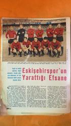 HAYAT HAFTALIK HABER MECMUA, DERGİSİ  - ORTA SAYFA : KIRMIZI ODA FOTOĞRAFI - 27 MART 1969 SAYI: 14 SIRA NO : 651 HİKMET FERİDUN ES - MEHMET A KAYABAL - MARIE DENBERG - HAYRİ DAVAS - SELÇUK KANATLI - MEHMET ALİ IŞIGÖR - ESAT ALPASLAN - DR SHERLOCK - BEDİL GORBON - ŞÜKRÜ KANATLI - MUHARREM NURİ BİRGİ - OSMAN OLCAY - ERGÜVEN AİLESİ - NATO GENEL SEKRETERLİĞİ - FREE CLINIC LONDRA - AMERİKAN HAVA KUVVETLERİ - İSTANBUL TIP FAKÜLTESİ - BİRİNCİ CERRAHİ KLİNİĞİ - KADIRGA - LİMAN CADDESİ - TÜRBEDAR SOKAK - AYDIN APARTMANI - İZMİR CADDESİ - AYDINLIK HAN - ROCQUENCOURT - MARIE DENBERG - HAYRİ DAVAS - SELÇUK KANATLI - MEHMET ALİ IŞIGÖR - ESAT ALPASLAN - DR SHERLOCK - BEDİL GORBON - MUHARREM NURİ BİRGİ - OSMAN OLCAY - CENGİZ YARBAĞ - ABDULLAH GEGİÇ - BRİSEL GEGİÇ - AMİGO ORHAN - MÜMİN ÖZKASAP - TAŞKIN YILMAZ - DOĞAN ŞENOĞLU - RUHİ YAVUZ - NECDET YILDIRIM - NEHİR ÇETİNTAŞ - ABDURRAHMAN TEMEL - İLHAN ÇOLAK - NURİ TOYGÜN - MİTHAT CAYMAZ - AYHAN AŞUT - KAMURAN YAVUZ - İSMA  -  EKSİKSİZ TAM TAKIM 48 SAYFA