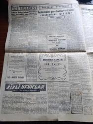 Cumhuriyet Gazetesi - 2 Mart 1955 - Balkan paktı Hariciye vekillerinin dünkü içtimaı - Yeşilırmak ve Kızılırmak ıslah edilecek - Ürdün'e hediye ettiğimiz uçaklar yola çıktı - Aydın'a bir askeri Amerikan uçağı düştü - churchill'in kremlin'e yaptığı sert ihtar - Londra büyükelçimiz Hüseyin Ragıp Baydur'un na'şı getiriliyor - yeşildirekte dünkü yangın faciası 1 ölü 12 yaralı var fotoğraf - Kıbrısa silah sokanlar - Mısır ile İsrail arasında başlayan çarpışmalar - Celal Bayar'ın pakistan'dan ayrılırken beyanatı fotoğraf - Ali Ulvi Karikatür - işçilerimize grev hakkı verilmesi etrafındaki tetkikler yazan Esad Tekeli - Üsküdar otobüsleri belediyeye devredildi - atom tankı yapıldı - mart ayı dert ayı yazan Burhan Felek - İstanbul Paris garnizon maçı - Galatasaray'ın 50. Yılı hazırlıkları - vahşi ihtiras filmi lüks sinemasında - avare filmi Çemberlitaş ve Şehzadebaşı yeni sinemalarında - İstanbul Belediyesi Şehir Tiyatroları dram kısmında altıncı kat  komedi kısmında yelpaze - Gripin
