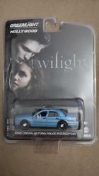 GREENLİGHT HOLYYWOOD SERİSİ FORD CROWN VICTORIA TWİLİGHT 2008 YILI  ÇOK ÇOK NADİR  SIFIR  HİÇ KULLANILMAMIŞ ORJİNAL KUTUSUNDA 1/64 ÖLÇEK KOLEKSİYON ÜRÜNÜ