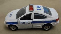 POLİS ARABASI ÇEK BIRAK KULLANILMIŞ  1/35 ÖLÇEK RESİMDE GÖRÜLDÜĞÜ GİBİ