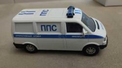 RUS POLİS MİNÜBÜSÜ  ÇEK BIRAK KULLANILMIŞ  1/55 ÖLÇEK NADİR KOLEKSİYON ÜRÜNÜ RESİMDE GÖRÜLDÜĞÜ GİBİ