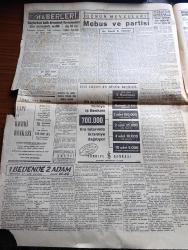 Cumhuriyet Gazetesi - 4 Kasım 1955 - Celal Bayar Ürdün'de parlak tezahürlerle karşılandı - Celal Bayar dün Amman'da Zahran sarayında Haşimi Ürdün Meliki ile karşı karşıya fotoğraf - Arap Yahudi harbi yeniden başlıyor - Vali Fahrettin Kerim Gökay ders veriyor fotoğraf - Ankara'da gece yasağı kaldırıldı - Demokrat parti'den ayrılanların teşebbüsü yeni parti ancak birbuçuk ay sonra kurulabilecek - Adnan Menderes bugün İzmir'de konuşacak - Washington elçimiz Haydar Görk'ün Radyo konuşması - İstanbul adliyesi'nde davaya bakma rekoru kırıldı - ilk Türk telgrafçılarının mezarları - Fenerbahçe Kasımpaşa maçı için asılan formalar fotoğraf - başvekil Adnan Menderes Örfi idare kumandanı Nurettin Aknoz ile görüştü - 1 bedende 2 adam yazan Va Nü yazı dizisi - mebus ve Partisi yazan doktor Tarık Zafer Tunaya - Dünya gazetesi sahiplerinin Zafer gazetesi aleyhine açtıkları dava - emniyet süpapı yazan Burhan Felek - ses sanatkarı Gönül Yazar - Galatasaray Beşiktaş maçı pazar günü fotoğraf