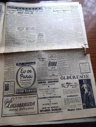 Cumhuriyet Gazetesi - 4 Kasım 1955 - Celal Bayar Ürdün'de parlak tezahürlerle karşılandı - Celal Bayar dün Amman'da Zahran sarayında Haşimi Ürdün Meliki ile karşı karşıya fotoğraf - Arap Yahudi harbi yeniden başlıyor - Vali Fahrettin Kerim Gökay ders veriyor fotoğraf - Ankara'da gece yasağı kaldırıldı - Demokrat parti'den ayrılanların teşebbüsü yeni parti ancak birbuçuk ay sonra kurulabilecek - Adnan Menderes bugün İzmir'de konuşacak - Washington elçimiz Haydar Görk'ün Radyo konuşması - İstanbul adliyesi'nde davaya bakma rekoru kırıldı - ilk Türk telgrafçılarının mezarları - Fenerbahçe Kasımpaşa maçı için asılan formalar fotoğraf - başvekil Adnan Menderes Örfi idare kumandanı Nurettin Aknoz ile görüştü - 1 bedende 2 adam yazan Va Nü yazı dizisi - mebus ve Partisi yazan doktor Tarık Zafer Tunaya - Dünya gazetesi sahiplerinin Zafer gazetesi aleyhine açtıkları dava - emniyet süpapı yazan Burhan Felek - ses sanatkarı Gönül Yazar - Galatasaray Beşiktaş maçı pazar günü fotoğraf