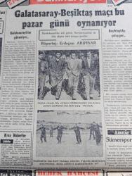 Cumhuriyet Gazetesi - 4 Kasım 1955 - Celal Bayar Ürdün'de parlak tezahürlerle karşılandı - Celal Bayar dün Amman'da Zahran sarayında Haşimi Ürdün Meliki ile karşı karşıya fotoğraf - Arap Yahudi harbi yeniden başlıyor - Vali Fahrettin Kerim Gökay ders veriyor fotoğraf - Ankara'da gece yasağı kaldırıldı - Demokrat parti'den ayrılanların teşebbüsü yeni parti ancak birbuçuk ay sonra kurulabilecek - Adnan Menderes bugün İzmir'de konuşacak - Washington elçimiz Haydar Görk'ün Radyo konuşması - İstanbul adliyesi'nde davaya bakma rekoru kırıldı - ilk Türk telgrafçılarının mezarları - Fenerbahçe Kasımpaşa maçı için asılan formalar fotoğraf - başvekil Adnan Menderes Örfi idare kumandanı Nurettin Aknoz ile görüştü - 1 bedende 2 adam yazan Va Nü yazı dizisi - mebus ve Partisi yazan doktor Tarık Zafer Tunaya - Dünya gazetesi sahiplerinin Zafer gazetesi aleyhine açtıkları dava - emniyet süpapı yazan Burhan Felek - ses sanatkarı Gönül Yazar - Galatasaray Beşiktaş maçı pazar günü fotoğraf