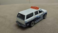 2000 CHEVROLET SUBURBAN K-9  MATCHBOX  2012 YILI SIFIR    HİÇ KULLANILMAMIŞ 1/64 ÖLÇEK KOLEKSİYON ÜRÜNÜ