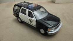 TOYS TOYS 1/38 FORD EXPEDITION HIGHWAY PATROL  ABD OTOYOL DEVRİYESİ SESLİ VE IŞIKLI ÇEK BIRAK PİLİ OLMADIĞI İÇİN DENENEMEDİ KULLANILMIŞ