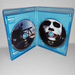 Blu-ray Batman Kara şövalye The Dark Knight Bluray. orijinal, Türkçe dublaj. 2 Disk. Diskler 10 üzerinden 9-9.5 Temiz. kartonetin iç kısmında leke var.
