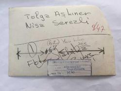 TOLGA AŞKINER ve NİSA SEREZLİ'NİN ORİJİNAL FOTOĞRAFI - 18 x 12 cm EBADINDA - NİSA SEREZLİ ve TOLGA AŞKINER BİRLİKTE POZ VERİRLERKEN ÇEKİLMİŞ BİR KARE