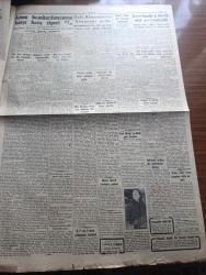 Cumhuriyet Gazetesi - 8 Ocak 1955 - Türk Irak görüşmeleri Dün Bağdat'ta başladı - dost Irak'ın Ordu Bayramı münasebetiyle Ankara elçiliğinde yapılan kabul resminde Genelkurmay başkanımız Iraklı subaylarla fotoğraf - Kapalıçarşı için yapılan kanun tasarısı - Cemil Sait Barlas'ın CHP'den ihracı istendi - dünya güzeli Antigone Sonstanda İstanbul'a geliyor fotoğraf - Adnan Menderes'in bağdat'ı ziyareti Iraklı kızılları korkuttu - İ. Galip Arcan şehir tiyatrosundan istifa mı etti - astımlılara iyi gelen Damlataş mağarasının mahiyeti - Adana'da troleybüs işletilecek - belediye daireleri tek binada toplanacak - İstanbul belediye reisi yazan Burhan Felek - Van'da balık unu fabrikası - Sovyet tarihçisi Tarle Öldü - Sarajevo Bugün Galatasaray ile karşılaşıyor - Galatasaraylı Bülent Eken bugün futbolu bırakıyor - Fenerbahçe kadrosunu dinlendiriyor - İstanbul Ankara Radyosu Programı - Zoraki Diplomat yazan Yakup Kadri Karaosmanoğlu Yazı Dizisi - Sahte Kahraman Lawrence derleyen Samih Sami