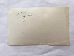 ADİLE NAŞİT, TOLGA AŞKINER ve NİSA SEREZLİ'NİN ORİJİNAL FOTOĞRAFI - 18 x 10 cm EBADINDA - ADİLE NAŞİT, NİSA SEREZLİ, TOLGA AŞKINER ve TİYATRO DOSTLARI BİR DAVETİYEDE KADEHLERİNİ YUDUMLAYIP SOHBET EDERLERKEN ÇEKİLMİŞ BİR HATIRA FOTOĞRAFI