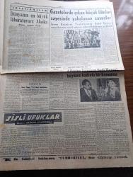 Cumhuriyet Gazetesi - 21 Mart 1955 - Suriye'nin cevabi notasını reddettik - Ordu takımımız Dün hollanda'yı 3-0 yendi fotoğraf - Hollanda Türkiye Ordu maçı öncesinde seremonide takımımız milli marşları dinlerken fotoğraf - İstanbul'a 300 ton fazla şeker veriliyor - Churchill yakında istifa ediyor - Hacı Kurye Yazanlar Nihal Karamağaralı ve Va Nü yazı dizisi - gol değil güvercin yazan Bedri Rahmi Eyüboğlu - masonlar derneği başkanlığına Hulusi Demirelli seçildi - Chopin mükafatını kazananlar - spor fıkraları yazan Semih Türkdoğan - Namzetler Beyoğluspor'u Dün 5-1 yendi - gazetelerde çıkan küçük ilanlar sayesinde yakalanan casuslar - günün resimleri - hidrojen bombası tecrübeleri - İtalyan başvekili Mario Scelba Amerika ve kanada'ya gidiyor - Gazze hadisesi ve Sovyet Rusya - basketbolda Fenerbahçe Beyoğluspor'u mağlup etti - meşhur orkestra şefi Kleiber siyasi müdahaleler yüzünden istifa etti - öğretmen okullarının 107.  Kuruluş yılı münasebetleri fotoğraf - Fransa'nın Ortadoğu politikası