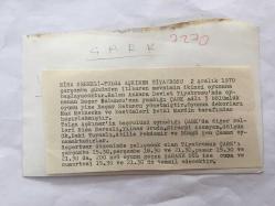 NİSA SEREZLİ'NİN ORİJİNAL FOTOĞRAFI - 18 x 10 cm EBADINDA - (AÇIKLAMAYI OKUYUNUZ) - NİSA SEREZLİ-TOLGA AŞKINER TİYATROSU'NDA BAŞAR SABUNCU'NUN YAZDIĞI ''ÇARK'' ADLI OYUNDA NİSA SEREZLİ ve YILMAZ GRUDA AYNI KAREDE