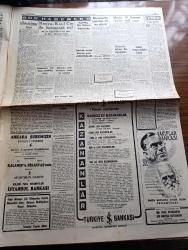 Cumhuriyet Gazetesi - 2 Kasım 1955 - Yıllık Nutuk yazan Nadir Nadi Başmakale - Meclis Dün Celal Bayar'ın Nutku ile açıldı fotoğraf - Cumhurreisi Celal Bayar'ın Nutku 1 saat 45 dakika sürdü - Celal Bayar Dün meclis kapısında Refik Koraltan ve Adnan Menderes tarafından karşılanıyor - Maarif Vekili Celal Yardımcı ile Konya mebusu Ragıp Atademir arasında münakaşa - Batı Almanya müdafaa vekili Theodor Blank'ın ziyaretleri fotoğraf - 24 milyon 109 bin 641 kişiyiz  -  İstanbul Üniversitesi dün yeni ders yılına başladı - 1 Bedende 2 Adam yazan Va Nü yazı dizisi - Nobel Barış mükafatı adayları Eden Trygve Lie Eisenhower - trafik kazaları yazan Burhan Felek - dokunulmazlığı kaldırılmak istenen mebuslar listesi - İstanbul Belediyesi Şehir Tiyatrosu komedi kısmında işte buna talih derler - sonsuz ıstırap filmi Şan sinemasında - ölüm hücresi filmi yeni ve Çemberlitaş sinemasında - Fenerbahçe genç takımı amerikalıları 6-0 yendi - Dolmabahçe stadında Adaletle Vefa karşılaşacak  fotoğraf -Edison ampul