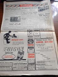 Cumhuriyet Gazetesi - 2 Kasım 1955 - Yıllık Nutuk yazan Nadir Nadi Başmakale - Meclis Dün Celal Bayar'ın Nutku ile açıldı fotoğraf - Cumhurreisi Celal Bayar'ın Nutku 1 saat 45 dakika sürdü - Celal Bayar Dün meclis kapısında Refik Koraltan ve Adnan Menderes tarafından karşılanıyor - Maarif Vekili Celal Yardımcı ile Konya mebusu Ragıp Atademir arasında münakaşa - Batı Almanya müdafaa vekili Theodor Blank'ın ziyaretleri fotoğraf - 24 milyon 109 bin 641 kişiyiz  -  İstanbul Üniversitesi dün yeni ders yılına başladı - 1 Bedende 2 Adam yazan Va Nü yazı dizisi - Nobel Barış mükafatı adayları Eden Trygve Lie Eisenhower - trafik kazaları yazan Burhan Felek - dokunulmazlığı kaldırılmak istenen mebuslar listesi - İstanbul Belediyesi Şehir Tiyatrosu komedi kısmında işte buna talih derler - sonsuz ıstırap filmi Şan sinemasında - ölüm hücresi filmi yeni ve Çemberlitaş sinemasında - Fenerbahçe genç takımı amerikalıları 6-0 yendi - Dolmabahçe stadında Adaletle Vefa karşılaşacak  fotoğraf -Edison ampul