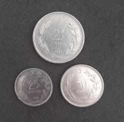 3 ADET 1970'LER 2,5 LİRA - 50 KURUŞ - 25 KURUŞ MADENİ PARA LOTU KONDİSYON 8/10.  KOLEKSİYONLUK NADİR