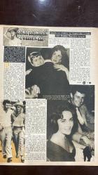 YELPAZE RESİMLİ SALON MECMUASI DERGİSİ - SAYI : 366 - 17 HAZİRAN 1959 - FRANK SINATRA - JERRY LEWIS - DICK CLARK - DAVE BRUBECK - FRANK LAINE - DEBBIE REYNOLDS - DORIS DAY - PETULA CLARK - MILT HINTON - LITTLE RICHARD - TONY BENNETT - ZEKAI APAYDIN - SAL MINEO - NICK TODD - JOHNNY OTIS - PAUL ANKA - ELVIS PRESLEY - JIMMIE RODGERS - LIONEL HAMPTON - ELLA FITZGERALD - RICKY NELSON - BILLY ECKSTINE - LOUIS ARMSTRONG - DOMENICO MODUGNO - JIMMY CLANTON - JOHNNY MATHIS - TONY PERKINS - FRANKIE AVALON - CLARK GABLE - EDDIE COCHRAN - CORRADI - FRANCO GANDOLFI - MARCO MODUGNO - PAT BOONE - BING CROSBY - DIXE LEE - HARRY BELAFONTE - TOMMY SANDS - GREGORY PECK - SUSAN STRASBERG - ANGELE DURAND - ANTHONY PERKINS - DEAN MARTIN - ARMAĞAN ŞENOL - CHET BAKER - DIZZY GILLESPIE - GINA LOLLOBRIGIDA - GLORIA DELAVEN - ORHAN ASENA - SAHAP AKALIN - COŞKUN KARA - ATILLÂ ELDEM - ASUMAN KORAD - HALÛK KURDOĞLU - EJDER AKIŞIK - SEMIH SERGEN - MELIH VASSAF - NERMIN AKAGÜNDÜZ - ROJA - KITM MELOD - HABER - 28 SAYFA