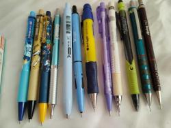 FABER CASTEL-ROTRİNG-MİKRO LOGON RED APPLE UMİX 0.7MM VERSATİL KALEM 12 ADET +120 Lİ 12 KUTU UÇ+20 ADET BÜYÜK  SİLGİ TOPLAM 44 PARÇA