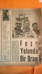 HAYAT HAFTALIK HABER MECMUA, ORTA SAYFA POSTER: MONA LISA TABLOSU - SIRA NO: 540 SAYI: 7 TARİH: ŞUBAT 1967 HÜLYA KOÇYİĞİT - AJDA PEKKAN - EROL DERNEK - VIRGIL GRISSOM - ED WHITE - ROGER CHAFFEE - WALLACE FENN - LYNDON B. JOHNSON - SEVKET RADO - SÜREYYA - FARAH PEHLEVİ - HERBERT VON KARAJAN - ELIETTE KARAJAN - ISABELLA KARAJAN - ALFRED HITCHCOCK ASRIMIZIN EN GÜZEL GÖZLERİ - AFRİKA ORMANLARINDA BİR TÜRK AVCISI - AY YOLUNDA BİR DRAM: APOLLO KAZASI - ÇEKİŞMELER VE ÇALIŞMALAR ÜZERİNE - KIŞIN ST. MORITZ’DE BOY GÖSTERENLER - SÜREYYA’NIN TEK BAŞINA TATİLİ - KARAJAN VE HITCHCOCK ST. MORITZ’DE - HAYAT VE İNSANLAR - SON FOTOĞRAFLAR - HÜZÜNLÜ TÖREN VE FEZA ŞEHİTLERİ - SUUD - PRENSES NOZHA - NASIR - FAYSAL - WINDSOR DÜKÜ - WINDSOR DÜŞESİ - WALLIS SIMPSON - EDWARD - STANLEY BALDWIN - LEON ZITRONE SUUD’UN KALBİNE GİDEN YOL KIZINDAN GEÇER - KAHİRE’DE PRENSES NOZHA’YA DEVLET İTİBARI - NASIR’IN SUUD POLİTİKASI - WINDSOR DÜKÜ VE DÜŞESİ: TAHTTAN FERAGATİN ARDINDAKİ AŞK - 30  -  EKSİKSİZ TAM TAKIM 48 SAYFA