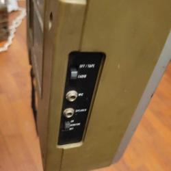 SANYO RADYO TEYP. PİLLE ÇALIŞIYOR, KABLOSU YOK ELEKTRİKLE DENENMEDİ.