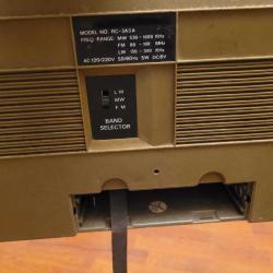 SANYO RADYO TEYP. PİLLE ÇALIŞIYOR, KABLOSU YOK ELEKTRİKLE DENENMEDİ.