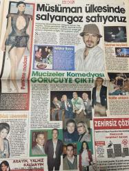 STAR BOX GAZETESİ DOĞUM GÜNÜ HEDİYESİ -8 ARALIK 2004 -Yıldız Tilbe-Esra Ceyhan-Hülya Avşar-Oktay Kaynarca-Birol Ünel-Halil Ergün-Ali Özgentürk-İpek Tuzcuoğlu-Ece Uslu-Özgü Namal-Dilek Serbest-Okan Yalabık-Nihat İleri-Orhan Oğuz-Tan Sağtürk-Burcu Güneş-Tuluyhan Uğurlu-Şener Şen-Meltem Cumbul-Ozan Güven-Cem Yılmaz-Özlem Tekin-Ahmet Uğurlu-Erdal Tosun-Fatma Toptaş-Arzum Onan-Bennu Gerede-Ozan Güzel-Eren Abdullahoğlu-Erol Evgin-Emel Sayın-Beyazıt Öztürk-Mehmet Ali Alabora-Cansu-Sabriye Ergin-Emine Beder-Gülşin Onay-Kudret Güvenç-Ömer Uluç-Lütfi Kırdar-Hasan Mutlu-Hakan Tekin-Namık Ekin-Demet Akalın-Ali Yahya-Demet Akbağ  Yıldız’ın isyanı-Kalbin zamanı-Büyü’nün büyüsü-Müslüman ülkesinde salyangoz satıyoruz-Vefakar Burcu-Tuluyhan büyüledi-Mucizeler Komedyası görücüye çıktı-Gözü sinemada-Penttele modası-Bacakları saran örümcek ağı-Kürkün muhteşem dönüşü-Lezzetli sofralar-Domates soslu çorba-Brüksel lahanalı mantar-Ali Paşa Pilavı-Modern Dans yeni sezonda-Ömer Uluç’un son dönem çalışmaları-