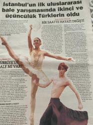 HÜRRİYET KELEBEK GAZETESİ DOĞUM GÜNÜ HEDİYESİ- 21 EYLÜL 2008 -Alp Kırşan - Yağmur Atacan - Paşhan Yılmazel - Erdal Tosun - Hakan Bilgin - Özlem Savaş - Macit Sonkan - Görkem Gürsoy - Fatma Toptaş - Tulûğ Çizgen - Güner Aykaç - Sascha Goetzel - Hamdi Koç - David Foster Wallace - Günter Grass - Ayşe Arman - Aslı Özdemir - Meltem Demir - Nil Karaibrahimgil - Demet Şener - Okan Kurt - Serdar Ortaç - Sezen Aksu - Nuran Çakmakçı - Esra Aydın - Yasemin İnceoğlu - Güler Akalın - Ayhan Sicimoğlu  Avanak - İngiltere ve göçmenleri - Soğanı soyarken gözün yaşarır - Bir yazar ölmüş - Otorite karşıtı Binbir Gece Masalları’nın izinde - Türkiye’de bale mi var - İstanbul’un ilk uluslararası bale yarışmasında ikincilik ve üçüncülük Türklerin oldu - Bir saatte hayatı değişti - Güçlü kadınlar tarih dersi - Okulun arkeoloji müzesi tarih dersini sevdirdi - Suyun bir arada tuttuğu - Yaşama özgürce bakmak serisi - Haftanın diğer filmi - Tipik İngiliz bakış açısı - İyi kötü ve çirkin - Deprem etkisi yaratan ki