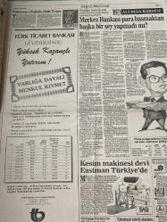 SABAH EKONOMİ GAZETESİ DOĞUM GÜNÜ HEDİYESİ - 4 EKİM 1992 -Borsa-Döviz-Endeks-Gösterge sabah ekonomi sizi her konuda bilgilendirir-puan durumu-yükselenler-düşenler-borsa faresi-yatırımcının borsa günlüğü-Senem Erdil-Brooker gözüyle-cebinizdeki paranın seyir defteri-bankalarda uygulanan faiz oranları-günlük fon-fonlar-şirketlerden-en çok kazandıran hisse senetleri-en çok kaybettiren hisse senetleri-Dünya ekonomi basını-osman ulagay-Adil Korkut-âleme verir salkımı kendi yutar salkımı-aşk mektubu tutmayınca iş mektubu yazdı tren Filiz Çiçek-Cem uzan-Meral Öztekin-Simtel‘den 15 yıl geri alma garantisi-işte boya-Merkez bankalarının söz duellosu-Türk ticaret Bankası güvencesinde yüksek kazançlı yatırım-para programının hedefleri ve son durumu-Merkez Bankası para basmaktan başka bir şey yapmadı mı-Ali Rıza kardeş- Erna Marc’a ürünlere servis verilmiyor-Meral Tamer-tüketici gözüyle-sayfa sayısı dört