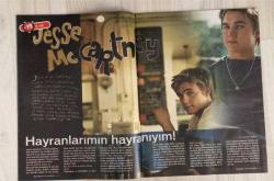 AKTÜEL -18 YETİŞKİNLERE YASAK DERGİ - SAYI 35 - 21-27 ARALIK 2006 - JESS: HAYRANLARIMIN HASTASIYIM - BU KIZA DİKKAT: GÜNCE - SMYRNAME: POLİFONİK ROCK NEDİR, NE DEĞİLDİR? - TAKTİK: DELİYE HER GÜN YILBAŞI - UCK GRIND: UÇLARDA GEZİNEN GRUP - YENİ YILDA ÖSS’DEN KURTULMAK İSTİYORUZ - BİZİM ÇOCUKLAR YILBAŞI GECESİ NE YAPACAKLAR? - ECE ERKEN: BİZE DE MANİTA BULSANAAA! - MEMLEKETİN İLK KADIN SİHİRBAZI: İLKAY ÖZDEMİR - MUSE WEMBLEY’DE SAHNEDE - ÖZLEM TEKİN’E GENÇ SEVGİLİ - DORIAN’DAN HEM KLİP HEM KONSER - SÜRPRİZLİ TİYATRO: ÖP BABANIN ELİNİ - 2006’DA EN ÇOK BRITNEY TIKLANDI - UCK GRIND: AŞK ŞARKISI BEKLEMEYİN, ÖFKE VAR! -  JESS - GÜNCE - ANDREAS WILDERMANN - DİLEK AKBAŞ - ERTAN - GÖKHAN AKÇAY - SEVARA NAZARKHAN - JOAQUIN CORTES - HARUN KOLÇAK - EMRE AYDIN - HEPSİ - BULUTSUZLUK ÖZLEMİ - REDD - AYDİLGE - BADEM - GRİPİN - MANGA - ECE ERKEN - İLKAY ÖZDEMİR - MUSE - ÖZLEM TEKİN - DORIAN - GÖNÜL ÜLKÜ - GAZANFER ÖZCAN - BRITNEY SPEARS - SHAKIRA - JESSICA SIMPSON - TANJU (UCK GRIND) -    -  31 SAYFA