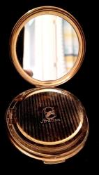 PİRİNÇ ÜZERİ MİNELİ ESKİ DÖNEM PUDRİYER İÇİNDE BİR MİKTAR PUDRA VAR HALİYLE ÇAP 7,5 CM