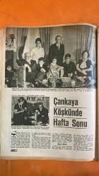 HAYAT HAFTALIK HABER MECMUA, DERGİSİ - SIRA NO: 705 SAYI: 15 TARİH: 9 NİSAN 1970 ŞEVKET RADO - HİKMET FERİDUN ES - ÇETİN EMEC - KUTLU ERTUNA - ŞEMSİ KUSEYRİ - TANER ATTİLA - KILCIOĞLU AİLESİ GEDİZ EMET AKÇAALAN DEPREMİ - SON RESİMLER DEPREM BÖLGESİNDEN - HAYAT 14 YAŞINI TAMAMLADI - KADIKÖY KIZ ENSTİTÜSÜ - HAYAT KUMAŞ KAMPANYASI - HAYATTA NELER OLUYOR - SARSILAN TOPRAKLARDA YAŞAMAK MÜCADELESİ - TOPRAK İTİYOR AMA İNSAN GİTMİYOR - YARILAN TOPRAKLAR - KAVUŞANLARIN SEVİNMEKTEN UTANDIĞI GECE - ZEUS TAPINAĞI VE ALZANİ ŞEHRİ - HİSARCIK KÖPRÜSÜ YOLU - KÜTAHYA’YA DÖNÜŞ VE YENİ ZELZELE HABERİ - SVETLANA ALLİLUYEVA - BRAJESH SINGH - DINESH SINGH - NAGGU - PREETI - KASSIROVA - SUROV - NIKOLAI IVANOVİÇ SMİRNOV - KAUL - SURESH SINGH - ÇETİN EMEC - SEMSİ KUSEYRİ - CEVDET SUNAY - ATİFET SUNAY - YURDANUR SUNAY - ATİLLA SUNAY - ÜNSAL - MELİS - ÜSTÜN STALİN’İN KIZI SVETLANA’NIN HATIRALARI - HİNDİSTAN’DAKİ ÇİLELİ GÜNLER - GANJ NEHRİNE KÜL SERPME MÜCADELESİ - SOVYET ELÇİLİĞİN -   EKSİKSİZ TAM TAKIM 48 SAYFA