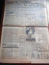 Cumhuriyet Gazetesi - 19 Ekim 1957 - Bir Savaşçı Yazan Nadir Nadi Başmakale  - Adnan Menderes Dün İsmet İnönü'ye  Ağır Bir İthamda Bulundu - Üstad Hüseyin Cahit Yalçın'ı Dün Kaybettik Fotoğraf - Şemsettin Günaltay Demokrat Partilileri Yardıma Çağırdı - Hürriyet Partisi Seçim Beyannamesi Açıklandı - Türk Uçakları Suriye Üzerinde Uçmamıştır - Cumhurbaşkanı Neden Seçim Nutku Söylüyor - Cumhuriyetçi Millet Partisi'nin Dünkü Büyük Mitingi - Türkiye'nin Altınları - 20 Liraya Bir Yahudi Nakleden M. Kenan Kan Yazı Dizisi - İblisin Kızı Yazan Guy Des Cars Yazı Dizisi - Abdurrahman Gazi Garnizonunun Temeli Dün Atıldı - Kıbrıs'ta Bombalar Patlamaya Başladı - Rus Peyki yazan Burhan Felek - Ankara'da Asya Gribi Şiddetlendi - Asya Gribine Yakalanan Hürriyet Partisi Liderleri Fevzi Lütfi Karaosmanoğlu Turan Güneş Osman Nuri Göver - Dünkü İlk Antremanda Yalçın Granit Milli Takımdan Affını İstedi - Ankara Kapalı Spor Sarayı Açılıyor - Behzat Burak Raşit Rıza Jübilesi şehir komedi tiyatrosunda - Tamek