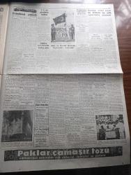 Cumhuriyet Gazetesi - 27 Haziran 1960 - Spor Ve Gençlik Bayramı Heyecanla Kutlandı - Dün Yurdun Her Yerinde Büyük Törenler Yapıldı - Yurt Dışına Çıkma İzni İçin Aranan Şartlar - Ortadoğu Teknik Üniversitesi İle İlgili Suistimal - Orgeneral Cemal Gürsel'in Gençliğe Hitabesi -  Gençlik ve Spor Bayramı gösterilerinde büyük tezahürata vesile olan Kuleli Askeri Lisesi talebeleri geçerken fotoğraf - Gençligin Atatürk'ün Hitabesine Cevabı - Milli Birlik Komitesi İlk Defa Dün İstirahat Etti - Charlie Chaplin Aleyhine Açılan Babalık Davası - Yıldızlar Mahallesinde Komiserdim Beverly Hills Yazan Clinton Anderson Yazı Dizisi - Dümensiz Gemi Yazan Rikkat Köknar Yazı Dizisi - Kaybettiğimiz Milli Değerler Tonguç Yazan Sabahattin Eyüboğlu - Madagaskar Bağımsız Cumhuriyet Oldu  - Vatan Cephesine Girenlerin Akıbeti - Kırkpınar Güreşleri Sona Erdi İbrahim Karabacak Başpehlivan Oldu fotoğraf - Fenerbahçe Kongresinde Kadri Aytaç Ve Hilmi Kiremitçi Transferine Karar Verildi