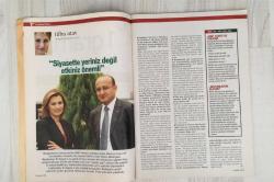 YENİ AKTÜEL HAFTALIK HABER DERGİSİ - SAYI 64 - 28 EYLÜL / 4 EKİM 2006 HZ. MUHAMMED ŞİFRELERİ: KUTSAL METİNLERDE SON PEYGAMBER İŞARETLERİ - 10 BİN SANAL SOYGUN İHBARI: PARANIZ RUSYA’DA OLABİLİR - SAÇ DÖKÜLMESİNE EN YENİ ÇARE: ETG TEDAVİSİ - ÖSS’DE 2008 PİYANGOSU: 500 BİN ÖĞRENCİ SINAVA GİRMEYECEK - AYŞE ÖZYILMAZEL: BABAM HINCAL, SEVGİLİM HAŞMET - PROF. TÜRKÖNE: “BÖLÜNMEYİ KÜRTLER DEĞİL, TÜRKÇÜLER YAPAR” - SEMA TERAPİSİ: ŞAMAN GELENEĞİNDEN TASAVVUFA - GUANTANAMO’DA ASİMETRİK SAVAŞ: DIŞKIDAN KOKTEYL - HAYATIMI “O” DEĞİŞTİRDİ: ÜNLÜLERDEN KİŞİSEL DÖNÜM NOKTALARI - MORİS KOHEN: YÜKTE HAFİF, AŞKTA AĞIR - İSTANBUL’DA KAOS VE BÜYÜ: FOTOĞRAF BİENALİ SOKAKTA - OLIVER STONE’DAN “DÜNYA TİCARET MERKEZİ”: İKİZ KULELER YIKILIYOOO! - HZ. MUHAMMED - AYŞE ÖZYILMAZEL - HINCAL ULUÇ - HAŞMET BABAOĞLU - MÜMTAZER TÜRKÖNE - MICHAELA MIHRIBAN ÖZELSEL - RECEP TAYYİP ERDOĞAN - ORHAN GENCEBAY - HÜLYA AVŞAR - ÇETİN ALTAN - PELIN BATU - KADİR ÇÖPDEMİR - FATİH ALTAYLI - MORİS KOHEN - OLIVER STONE - PERİHAN  98 SAYFA