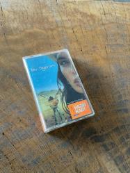 NİL KARAİBRAHİMGİL - BEN ÖZGÜRÜM - HAZIR KART - KASET