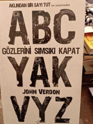 Gözlerini Sımsıkı Kapat