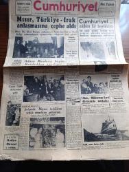 Cumhuriyet Gazetesi - 14 Ocak 1955 - Mısır Türkiye Irak anlaşmasına cephe aldı - Başbakan Adnan Menderes Irak meclisine hitap ederken fotoğraf - Başbakan Adnan Menderes'in Irak meclisine girişi ve mebuslar tarafından alkışlanışı fotoğraf - Suriye'de aleyhimizde gösteriler - Akis Mecmuası İle Mükerrem Sarol davasında müdafaa fotoğraf - İtalya'da faşizm hortladı mı - İsviçre'de Migros teşkilatını tetkik etmekten geliyorum röportajı yapan Aslan Tufan Yazman - İstanbul'da 405.345.971 lira vergi tahsil edildi - Üsküdar cankurtaran merkezi hizmete girdi - bir paketin hikayesi yazan Burhan Felek - İsmaili başimamı kim olacak - Türk ve Macar güreşçilerinin mukayeseleri yazan Haluk San - amatör kümeler puan durumu - İstanbul Ankara Radyosu Programı - Zoraki Diplomat yazan Yakup Kadri Karaosmanoğlu Yazı Dizisi - radyoaktif ışınlar 64 kilometre mesafeden gözleri kör ediyor - İstanbul Belediyesi Şehir Tiyatroları dram kısmında beyaz güvercin komedi kısmında geçti borun pazarı - Akbank