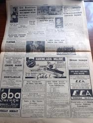 Cumhuriyet Gazetesi - 9 Aralık 1960 - Gençlik Teşekkülleri kurucu mecliste temsil edilmeyecek - İçişleri Bakanı Muharrem İhsan Kızıloğlu tanık mevkiinde ifade verirken fotoğraf - Topkapı hadiseleri davasında İçişleri Bakanı dinlenildi - Cemal Gürselin hastalığı tamamen geçti - Rektör Sıddık Sami Dün vilayetten çıkarken - milli birlik komitesi üyesi Kamil Karavelioğlu dünkü basın toplantısı sırasında fotoğraf - şeyhler ve ağlar iskana tabi oldukları yerde yargılanacaklar - Yassıada İntibaları sarı zarf nerede yazan Yaşar Kemal - Yüksek Adalet Divanı Başkanı Salim Başol'a Kendi resmi hediye edildi fotoğraf - savcı Adnan Menderes'e küfürden  başka şey bilmeyen utanmaz adam dedi - 10. Köy yazan Fakir Baykurt yazı dizisi - Rusların aya insan gönderme teşebbüsü facia ile neticelendi - Ay Üçüncü Dünya Harbine yol açıyordu --Bridget Bardot sinemadan çekiliyorum dedi fotoğraf - İstanbul Ankara Radyosu Programı - Galatasaray İzmir'e - güreşçi Nurettin Zafer Rumenleri çalıştıracak - Fenerbahçe
