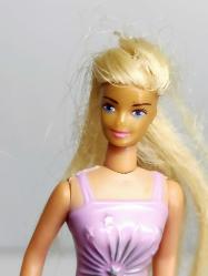 Film Yıldızı Mini Barbie Bebek Figürü Oyuncak McDonalds 2000