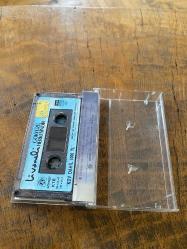 ZÜLFÜ LİVANELİ - GÖKYÜZÜ HERKESİNDİR - KASET