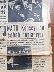 Cumhuriyet Gazetesi - 16 Aralık 1957 - Yunanistan Birleşmiş Milletlerde emeline kavuşamadı - genel kurul Kıbrısa ait karar suretini reddetti - NATO Konseyi bu sabah toplanıyor - Radyo gazetesinin teessür ve teessüfleri - Adnan Menderes evvelki gün muvasalat ettiği Paris havaalanında fotoğraf - Kasım Gülek Dün iktidara çatan sert bir konuşma yaptı - İstanbul Üniversitesi talebe birliğinin Kıbrıs ile ilgili partilere hitabı - Osman Bölükbaşı Dün uçakla İstanbul'a geldi fotoğraf - gençlik rumca konuşanları ikaz ediyor - inebolu'ya göktaşı düştü - Birleşmiş milletler'de bu sefer hangi devletler nasıl rey verdiler listesi - merak edebilme yazan Hasan Ali Yücel - Vali Mümtaz Tarhan Beyoğlunu kontrol ediyor - pazartesi konuşmaları yazan Bedri Rahmi Eyüboğlu - film yıldızı Özcan Tekgül Puro Tuvalet sabunu kullanıyor - Picasso İle Salvador Dali bir karnıbahar tarlasında bulaşacaklar - Kıbrıs valisi Foot Müftü Dana efendiyi kabul etti - İstanbulspor Galatasaray'ı yendi - Fenerbahçe galip