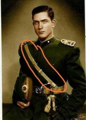 Eski Türk subayı kılıç taşıyan sırmalı kemerinin omuz atkı kemeri.