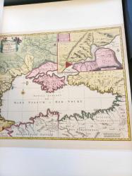 İstanbul'un Tarihine Bir Yolculuk: Nadir Bir Harita Koleksiyonu İstanbul Haritaları 1422-1922 / Maps of Istanbul 1422-1922