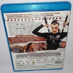 Bluray 3D Resident Evil ölümden sonra Blu-ray. Orijinal.Disk tertemiz. Kartonetin iç kısmında leke var. Türkçe dublaj ve altyazı seçenekli