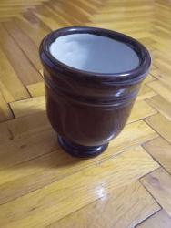 Eski izalatör çamurundan yapılmış çok dayanıklı ve ağır kusursuz büyük havan. Seramik sırrı havanıdır.