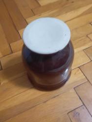 Eski izalatör çamurundan yapılmış çok dayanıklı ve ağır kusursuz büyük havan. Seramik sırrı havanıdır.