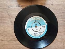 Islak Daha Islak Öp Beni Kırk Yıllık Dost Gibiyiz Yaşar Özel