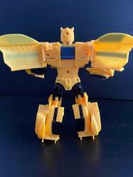 Transformers 2018 Hasbro Cyberverse Ultimate Class Bumblebee