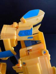 Transformers 2018 Hasbro Cyberverse Ultimate Class Bumblebee